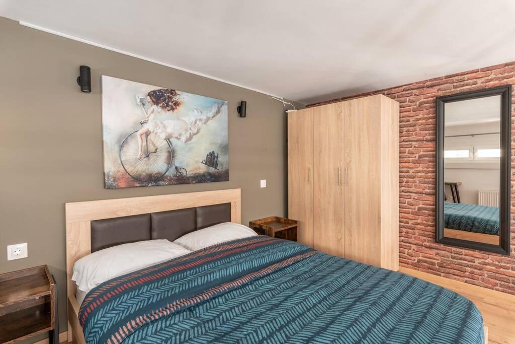 Industrial Loft Near Seaside W 200Mbps Apartment Tesalonika Bagian luar foto